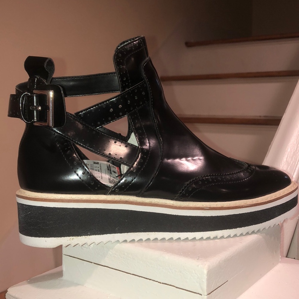 Women’s shoe